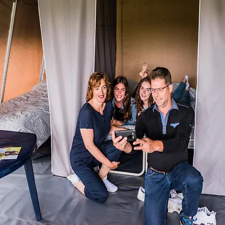 Tent In Near Forest, Cleaning Included Tente de luxe *